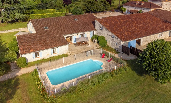 Trentels House | Gîte Lou Prat sleeps 8 to 10 with private pool