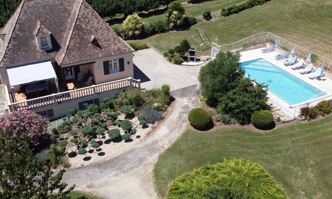 Rampieux Cottage | Gite Rampieux, 5 bedrooms, 10 persons