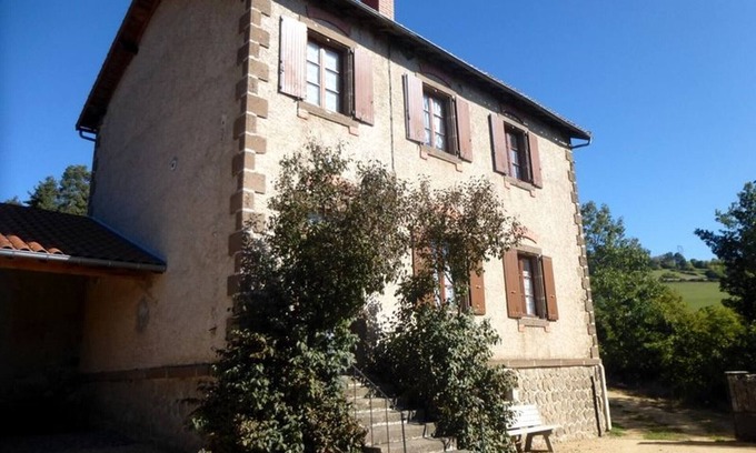 Saint-Privat-d'Allier Cottage | Gite Saint-Privat-d'Allier, 4 bedrooms, 7 persons