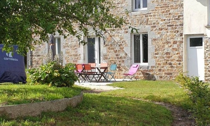 St-Denis-le-Vetu Cottage | Gite Saint-Denis-le-Vêtu, 4 bedrooms, 8 persons