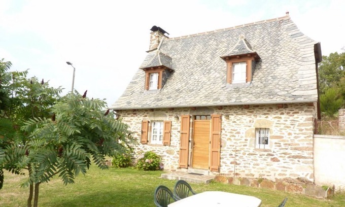 Sansac-Veinazes Cottage | Gite Sansac-Veinazès, 2 bedrooms, 4 persons