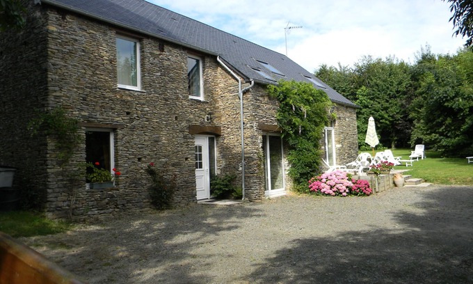 La Vacquerie Cottage | Gite the restored wine press retaining the character of local stone