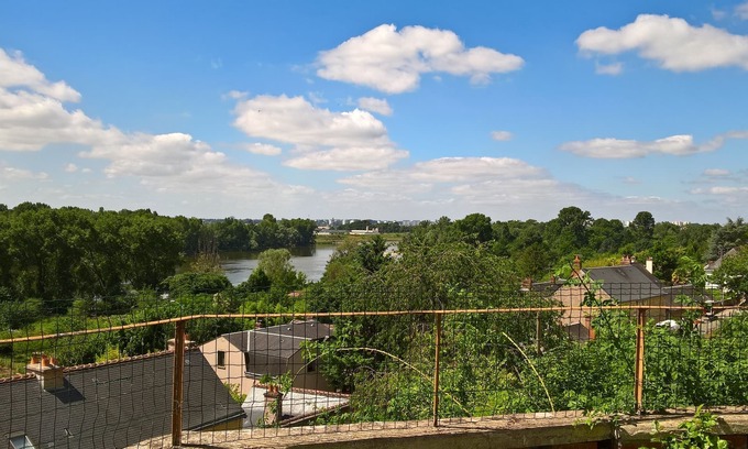 Rochecorbon Cottage | Gite Troglodyte Atypique - Garden Suite, Loire view - near the castles