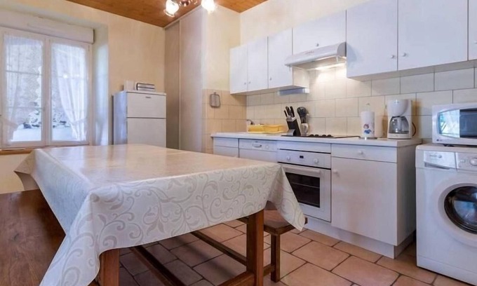 Vieillevigne Cottage | Gite Vieillevigne, 2 bedrooms, 5 persons