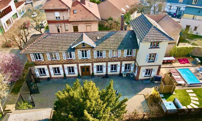 Selestat Villa | Gite Villa Avril piscine- jacuzzi- sauna - 15 Pers-proche Europapark