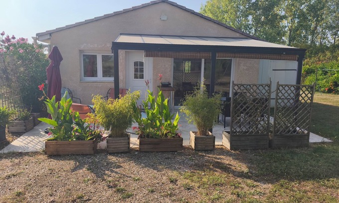 Reaup-Lisse Cottage | Gîte with heated swimming pool