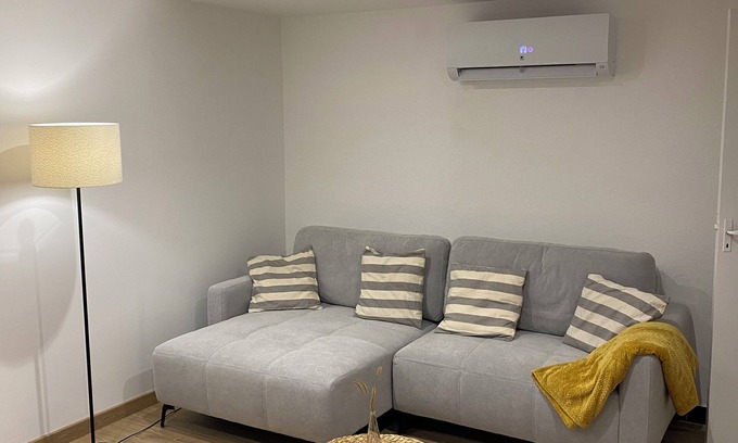 Meschers-sur-Gironde Apartment | Gite zen des plages climatisé Tout à Pieds 700m Plage des Nonnes 100m ctre ville