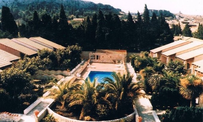 Roquefort-des-Corbieres House | Gitelacapelle 3/4 bedrooms swimming pool, 10mm from wild beaches, tropical setting ....