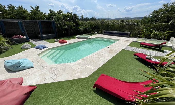 La Roche-de-Glun Other | Gites and caravans with swimming pool in Drôme Nature breaks with family or friends