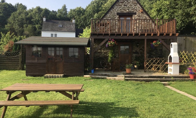 Camors Ski Chalet | Gites de Camors - Cider Press Sleeps 4/5 (2 Bedrooms)
