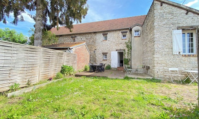 Gommecourt Cottage | Giverny, near : charming gîte, 3 bedrooms + garden