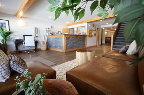 Blue River Cabin | Glacier Mountain Lodge