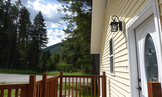 Whitefish House | GLACIER PARK AND SF FLATHEAD RIVER NEARBY! W GLACIER 12 MILES, RIVER 200 YARDS