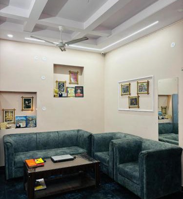 Civil Lines Bed & Breakfast | Glad Villa by Cozystays