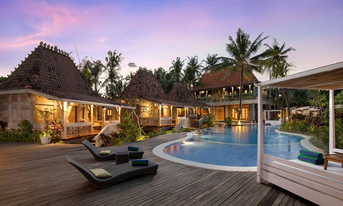 Saba House | Glamorous 3BR Villa in Saba Beach