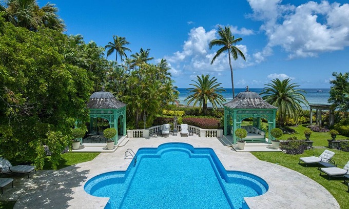 Little Battaleys Villa | Glamorous Beachfront Estate - Leamington