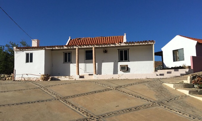 Santa Cruz Cabin | Glamping at the edge of Aruba´s Arikok National Park