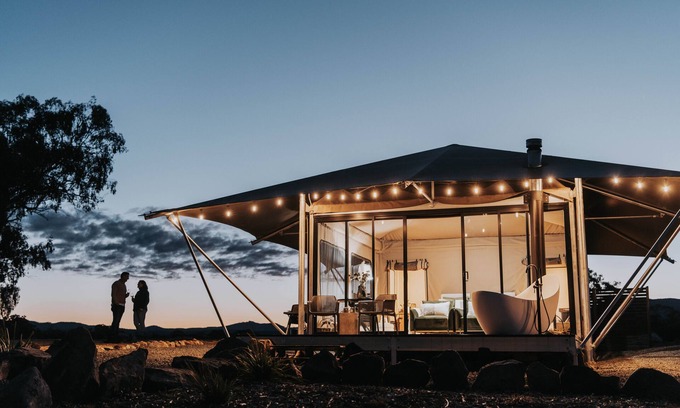 Glen Davis House | Glamping at Wildnest Farmstay - Kookaburra