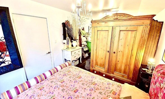 Lyttelton Apartment | Glamping in Luxury, Outdoor Bathroom With Boatshed Theme, Apartment, Sea Views!