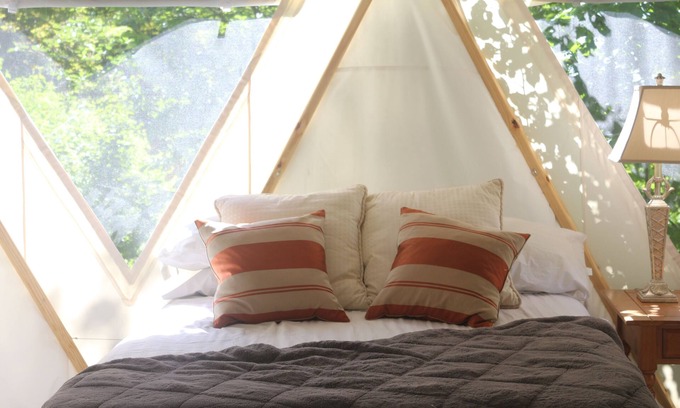 Port Hope Bed & Breakfast | Glamping in nature at Yome Tallulah near Historic Port Hope