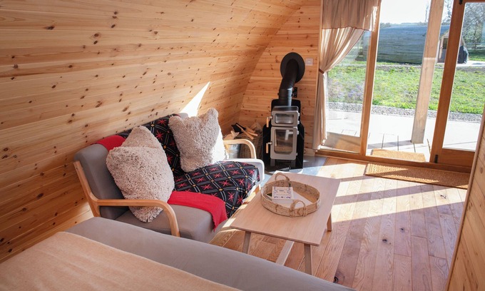 Muston Cottage | Glamping Pod 2 Presence