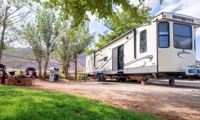 Moab South Valley House | Glamping RV #40 - Large Glamping RV #40