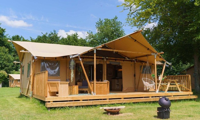 Zeewolde House | Glamping Tent in Zeewolde with BBQ