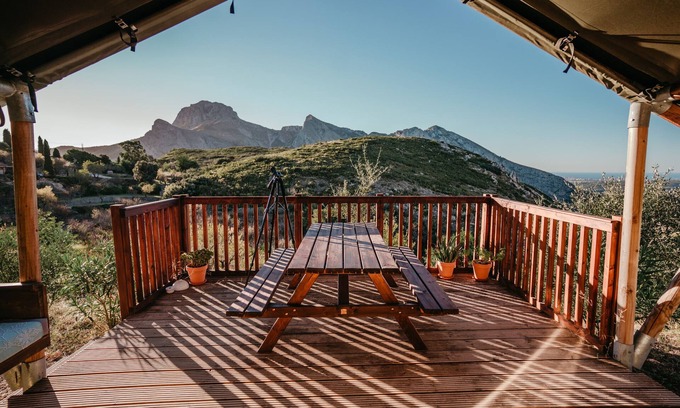 Tarbena Ski Chalet | Glamping 'Tienda De Safari ' with Private Terrace and Wi-Fi