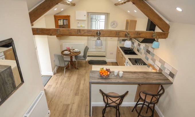 Barmouth Cottage | GLAN MEON COTTAGE, pet friendly in Barmouth