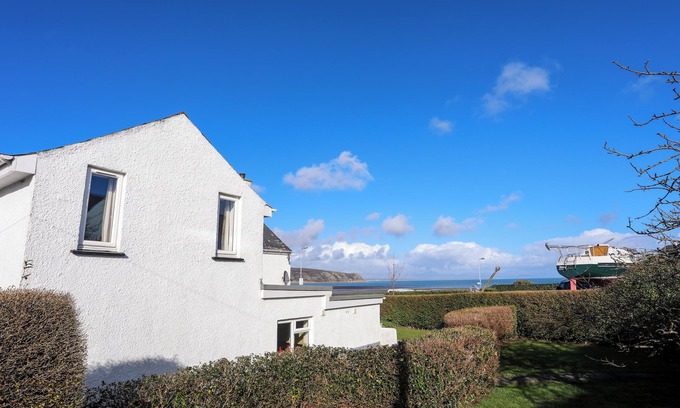 Abersoch Cottage | GLAN Y DON, family friendly, character holiday cottage in Abersoch