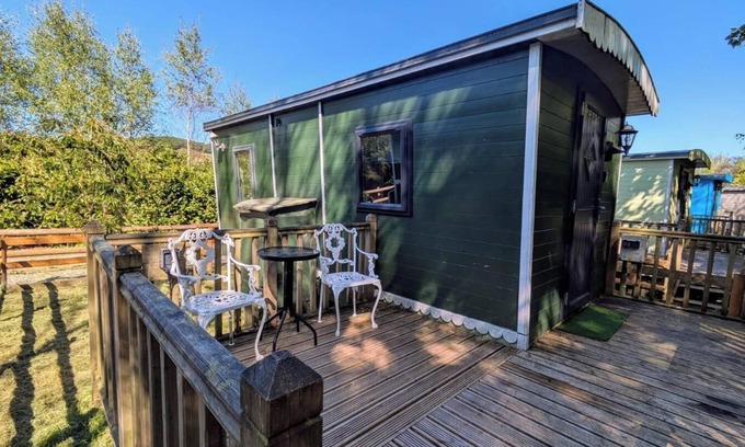 Llanfair Caereinion Cabin | Glan yr Afon Tri - Relax, Recuperate, Enjoy