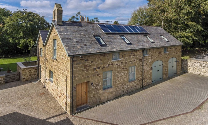 Tan-y-groes Cottage | Glaneirw Coach House has been carefully restored to its former glory.