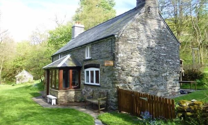 Corwen Cottage | GLANRAFON, family friendly, character holiday cottage in Melin-Y-Wig