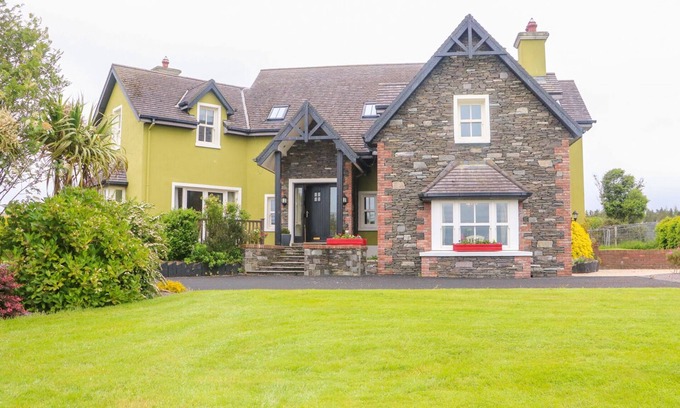 Killarney Cottage | GLASMOR COUNTRY HOUSE, pet friendly in Firies, County Kerry