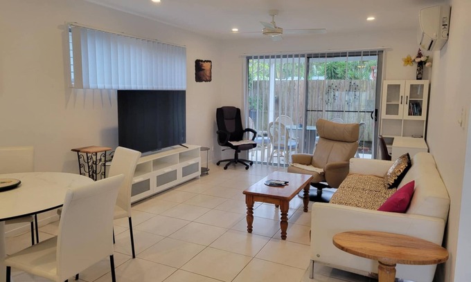 Beerwah House | Glass House Mountains Retreat