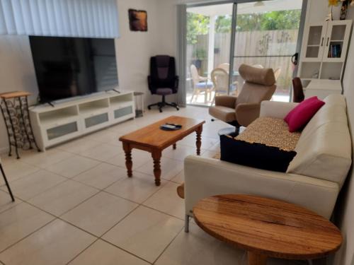 Beerwah House | Glass House Mountains Retreat