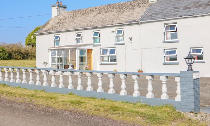 Derry Cottage | GLEANN GRIANNMHAR, pet friendly in Rosscarbery, County Cork