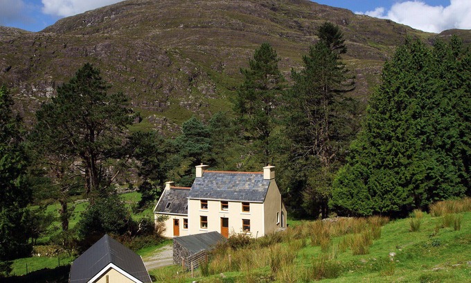 Adrigole House | Glen Lough House - Three Bedroom House, Sleeps 5