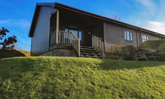 Arisaig Cottage | GLEN MHOR LODGE, pet friendly, with a garden in Arisaig