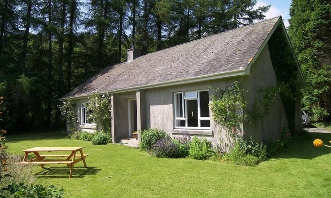 Kirkcudbright Cottage | Glenauld Cottage - a cottage that sleeps 6 guests in 3 bedrooms