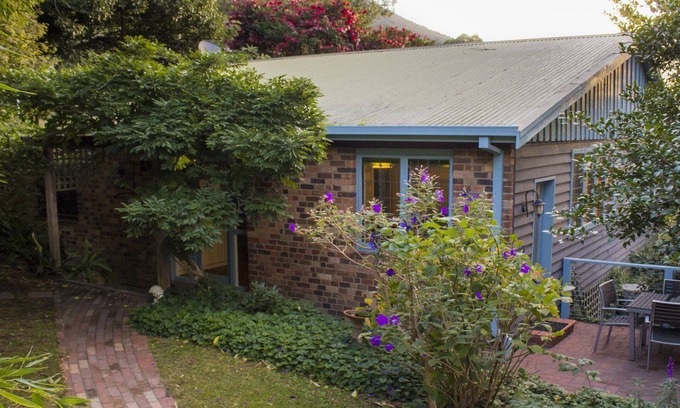 Warburton House | Glenbrook Cottage in Warburton