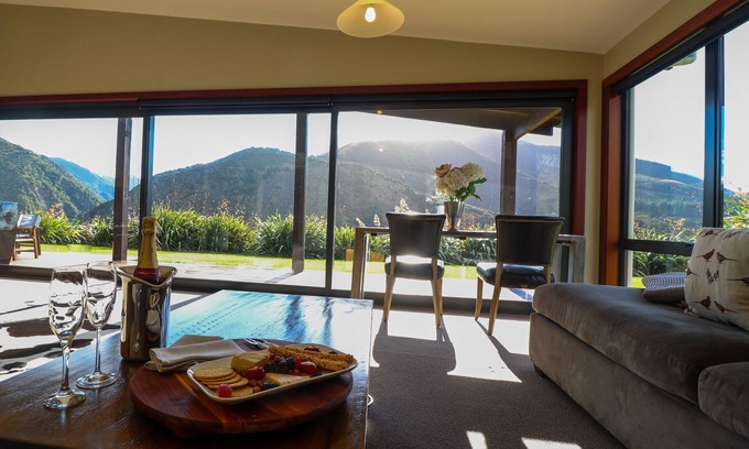 Oaro Ski Chalet | Glencree Estate