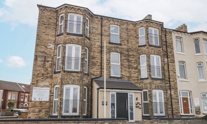 Redcar Cottage | GLENHOLME APARTMENT 2, pet friendly in Redcar