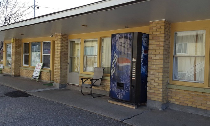 North Bay Hotel | Glenwood Motel and Cottages