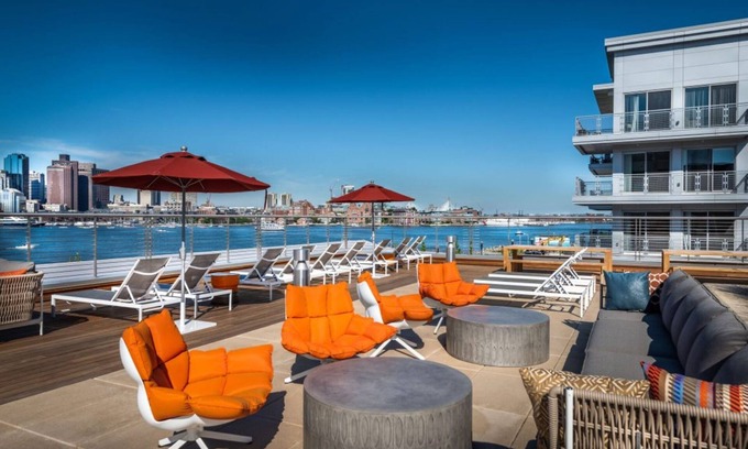 Central-Maverick Square - Paris Street Apartment | Global Luxury Suites East Boston