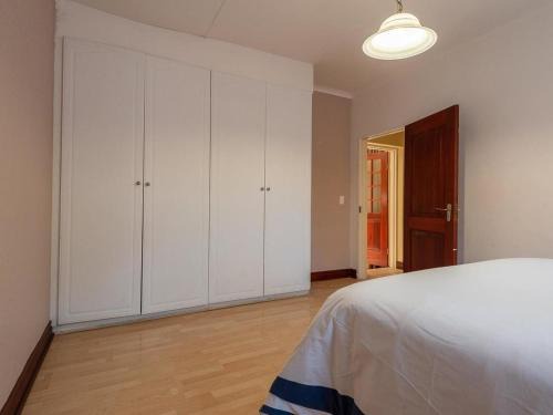 Kareeberg Apartment | Global Properties