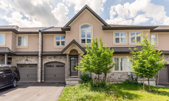 Stoney Creek Villa | GLOBALSTAY. 20 Ppl 5BR Townhome on the Lake. HotTub, Gym, BBQ