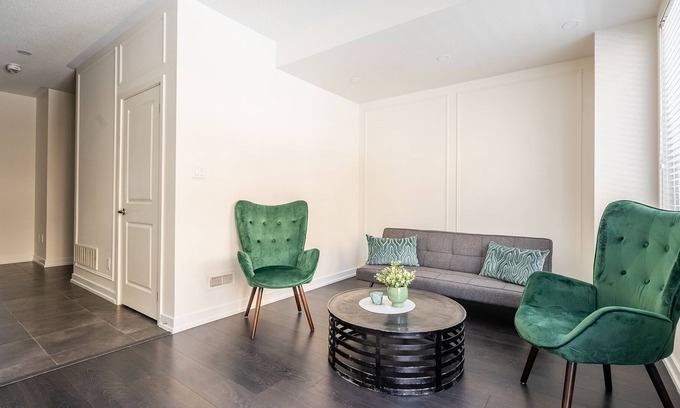 Oakville House | GLOBALSTAY. 3 Bedroom Modern Townhouse in Oakville