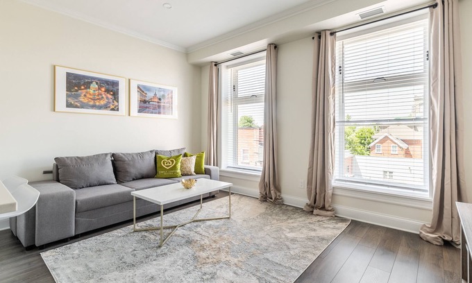 Smiths Falls Apartment | GLOBALSTAY . Iconic Rideau 1Bd Unit. Balcony. Free Parking