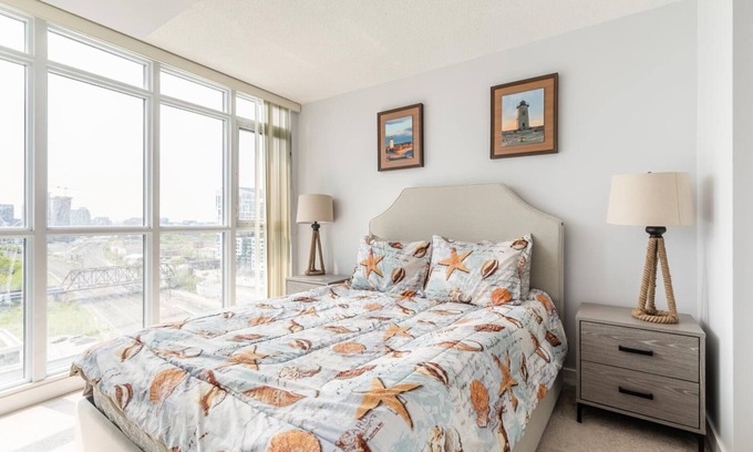 CityPlace Condo | GLOBALSTAY. Marine Dream in Downtown 1 Bedroom + Den